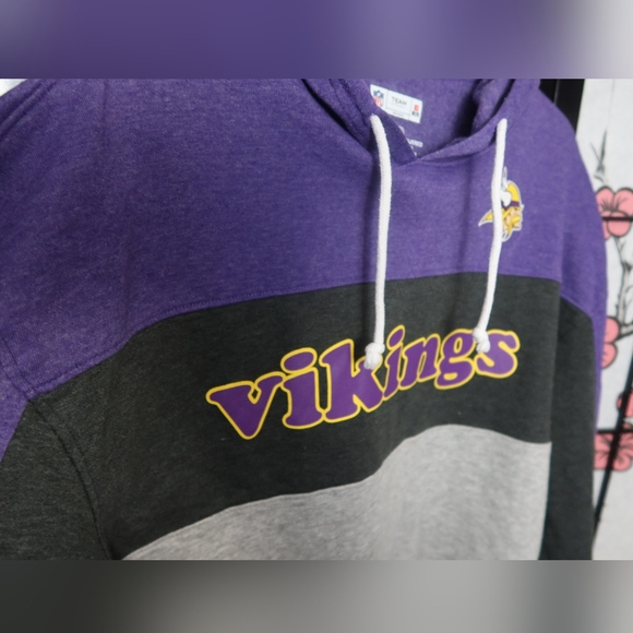 Women's Purple and Gray Colorblock Vikings Hoodie Size Medium - Picture 11 of 13